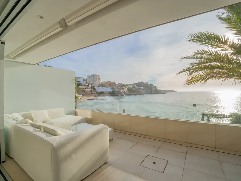 Prime Frontline Duplex with Direct Access to the Sea — photo 1