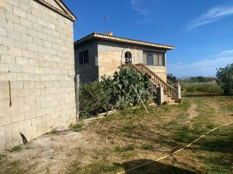 House — photo 1