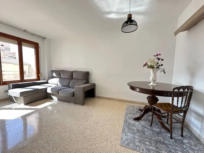 Apartment in Camp Redó, Calle Albacete, 64 m2, living-dining room, kitchen with laundry, 3 bedrooms and 1 bathroom — photo 3