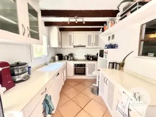 Mallorcan authenticity: house with private patio and period wooden beams — photo 6