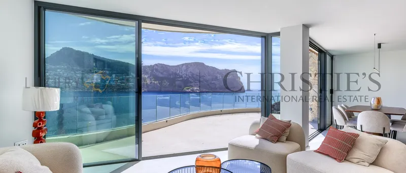 Modern ocean-view apartment in Puerto de Andratx on the waterfront — photo 2