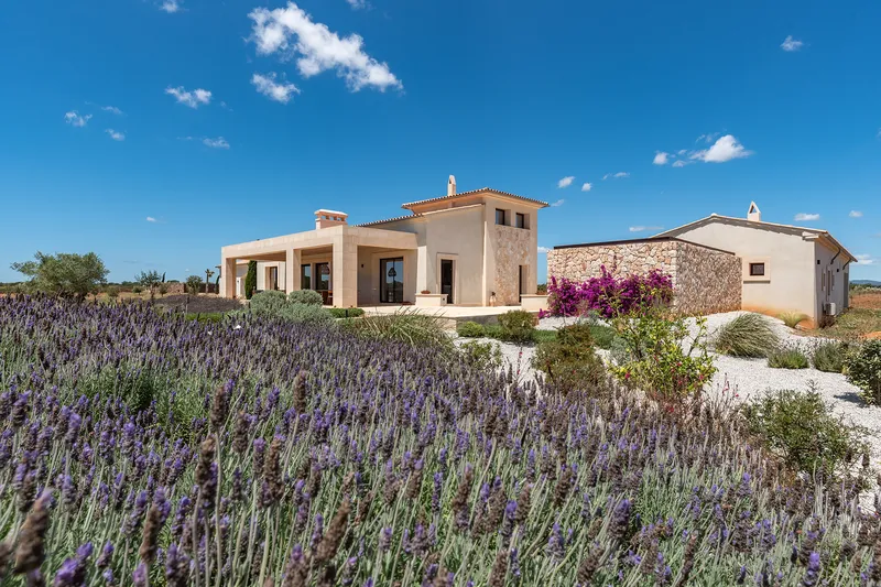 Newly built finca with extensive grounds near Sa Ràpita — photo 1