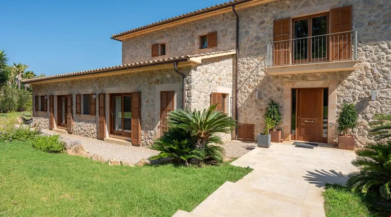 Grand Mediterranean estate with private sauna and outdoor kitchen in Santa Ponsa — photo 10