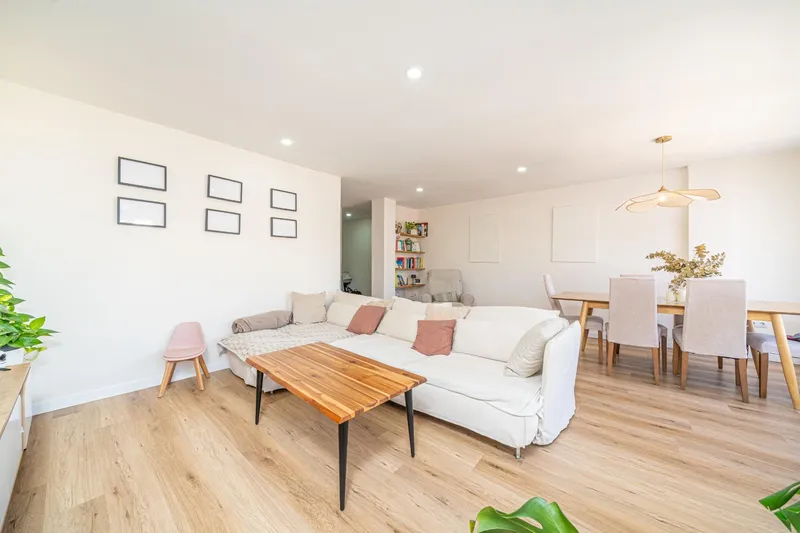 Reformed three-bedroom flat with balcony in Pere Garau — photo 2