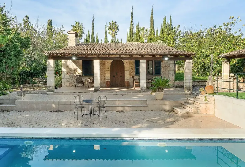 Near the Golf de Pollença is this finca with vacation rental license, with 138 m2 built on a plot of approx. 2.20 — photo 2