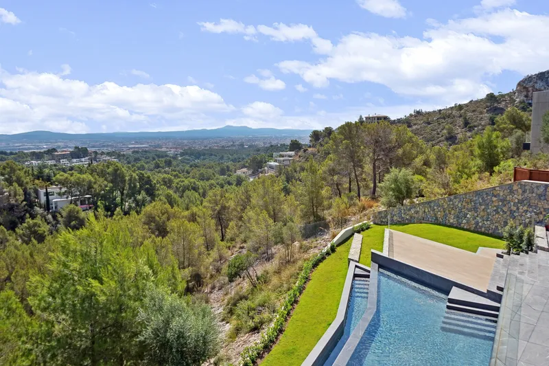 Magnificent designer chalet in Son Vida — photo 2