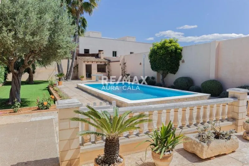 Detached Villa for sale in Ses Salines — photo 1