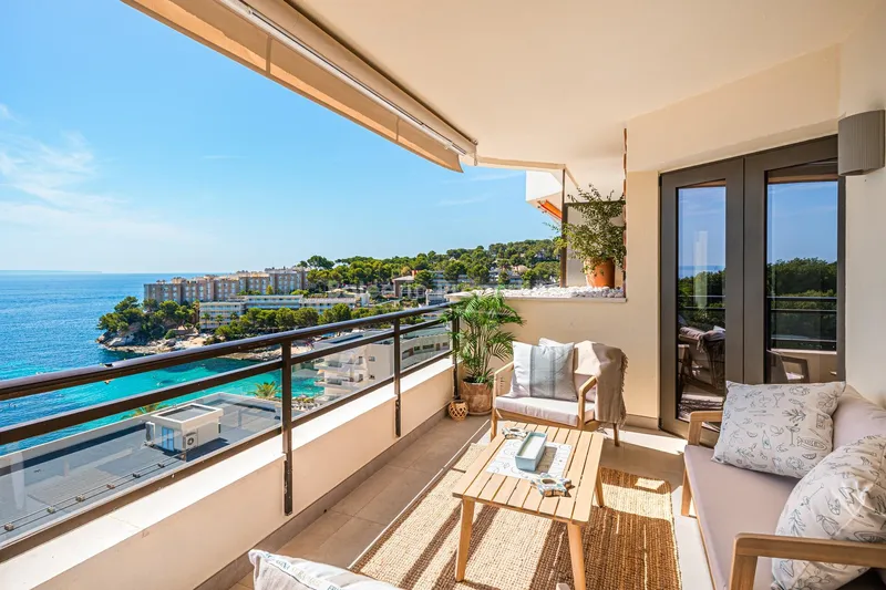 Penthouse with beach access for sale in Cala Vinyes, southwest Mallorca — photo 1