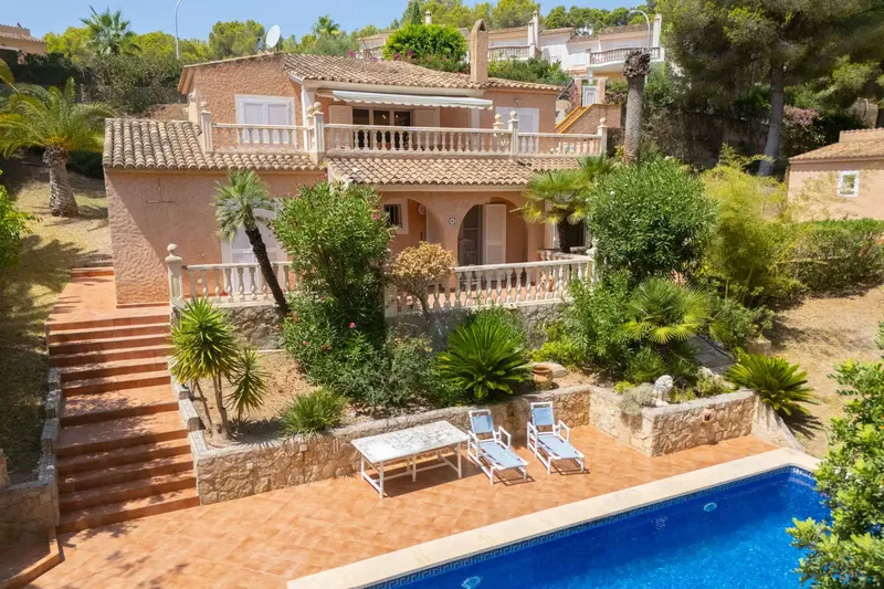 Mediterranean jewel in Costa de la Calma - spacious property with exceptional plot potential! — photo 2