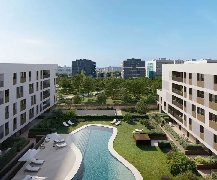 Aire de Llevant: pool, terraces and urban life near the sea in Palma — photo 4