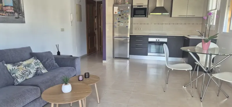 Private seller offers a very bright apartment of about 48 m² with southwest orientation in Son Ferrer. It is a first floor without elevator. — photo 6