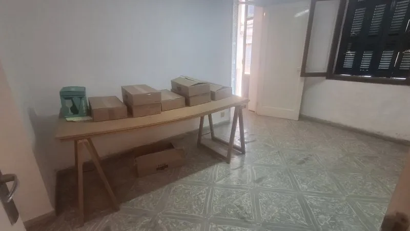 Ground-floor shop in a central location of S Horta — photo 12