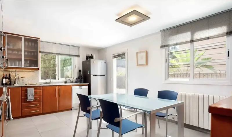 Mediterranean lifestyle, bright rooms and a wonderful view to the sea - this elegant villa in Palma perfectly combines — photo 5