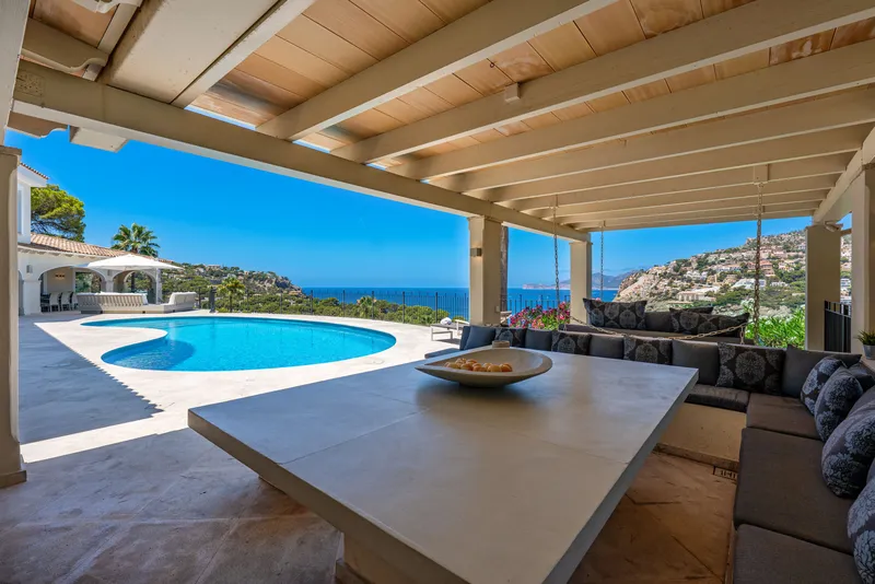 Modern Mediterranean villa with panoramic views of the sea, the harbor and the mountains — photo 5