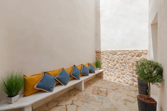 Impeccably renovated town house with pool for sale in the old town of Pollensa, Mallorca — photo 10
