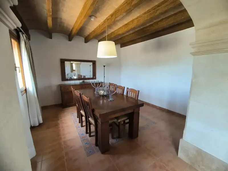 Unique opportunity to acquire a Mallorcan-style house for sale in Llubí, offering total privacy, a serene countryside setting — photo 5
