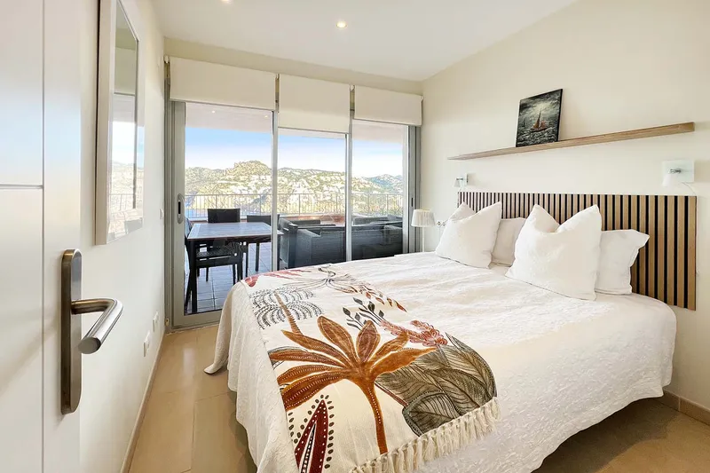 2-bedroom apartment in small harbor-view residence for rent — photo 6