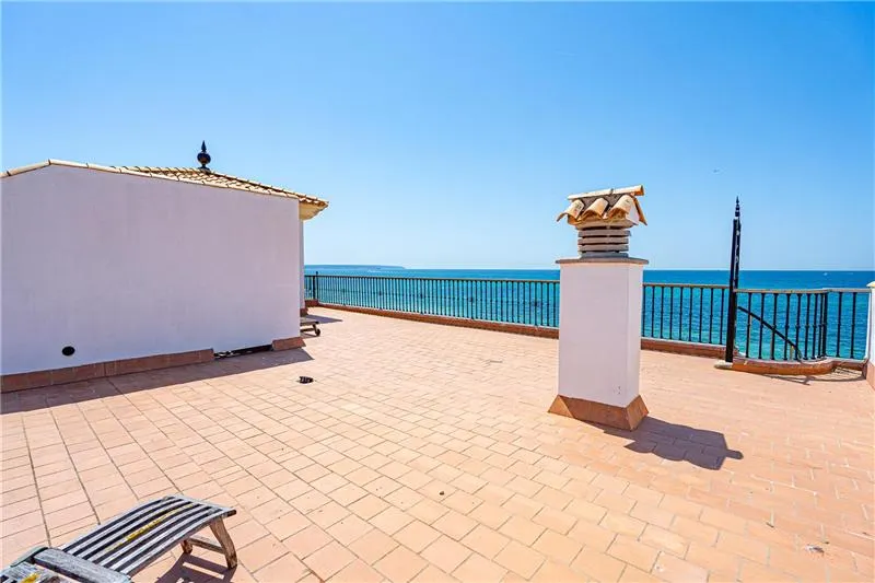 Approx. 175 m² penthouse with terrace on the beachfront with panoramic ocean views — photo 12