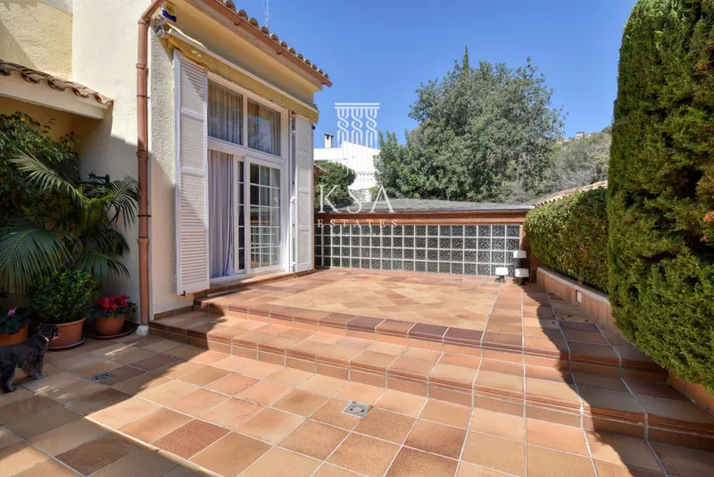 House — photo 3