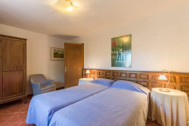 Strategically located in the coveted triangle between the historic village of Pollença and the vibrant coast of the Port, this property — photo 6