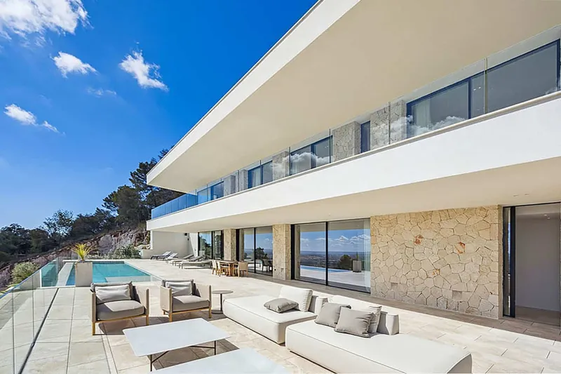 Impressive villa near Palma — photo 1