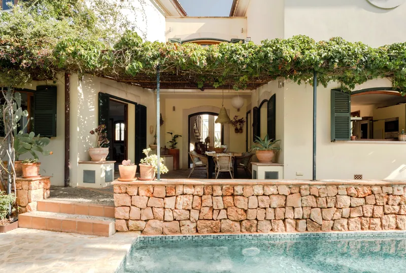 Beautiful family villa with pool in Palma de Mallorca — photo 7