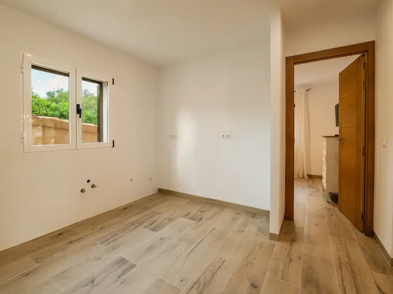 This lovingly renovated house with two separate residential units is located above the beautiful bay of Cala Santanyí — photo 3