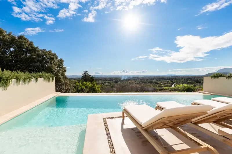 In one of the quietest and most privileged areas of Búger lies this exceptional residence, a property that stands out for its privacy — photo 2