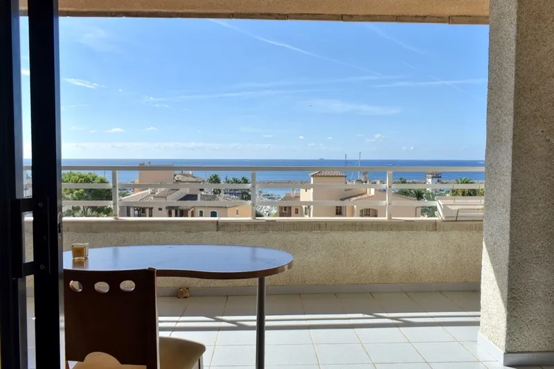 2-bedroom apartment with fantastic sea views in Puerto Portals in Bendinat /… — photo 8