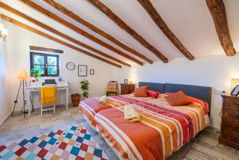 Experience the Mediterranean paradise in this rustic finca in S'Arraco. The property is situated on a cultivated plot of almost 8,000 m² and — photo 11