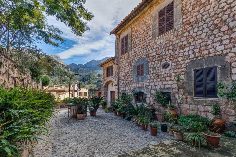 Imposing historic property directly in the heart of Fornalutx — photo 4