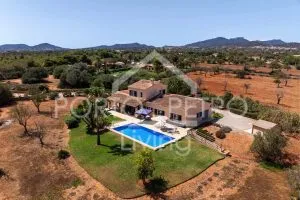 Ref. PRO239 – Well-maintained finca with a new, high-quality kitchen, spacious pool, garage and holiday rental license near Cala d’Or — photo 8