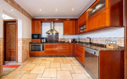 A house that tells stories and makes room for new ones – townhouse in the center of Santanyí — photo 5