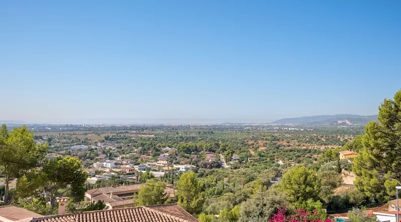 Spacious eight-bedroom symmetrical villa with pool and mountain views in Palma — photo 5