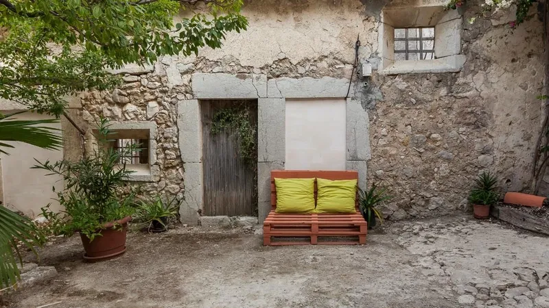House in Moscari to renovate with views and garden — photo 1