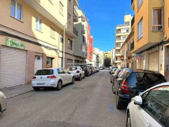 Garage. Palma de Mallorca, Plaza de las Columnas area — photo 2