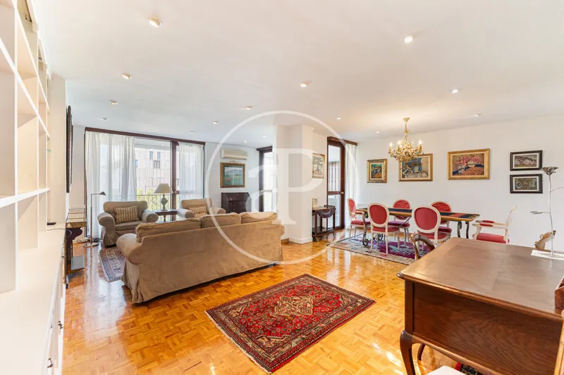 Apartment for rent on Paseo Mallorca — photo 2