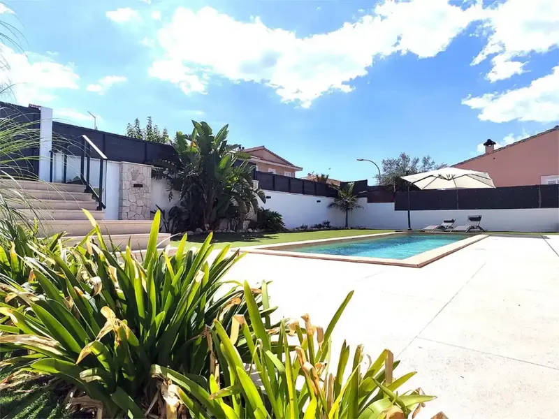 En venta espectacular casa unifamiliar de reciente construcción (2021), situada en Ses Vinyes de Son Verí, una zona tranquila de Marratxí, a — photo 3