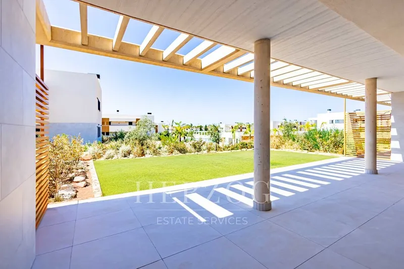 Exclusive new-build apartment with garden and sea views in Sa Ràpita — photo 1