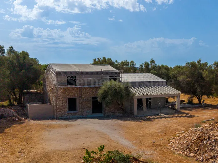 Finca with Approved Project in Sant Llorenç des Cardassar — photo 1