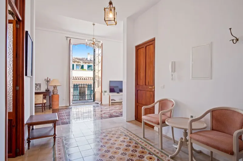 Furnished apartment in a tasteful style in Santa Catalina — photo 3