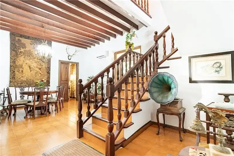 Rustic estate on plot of approx. 21,000 m2, 400 m2 built house on 2 floors, 3 living rooms, 20 m2 dining room, 20 m2 furnished kitchen — photo 12