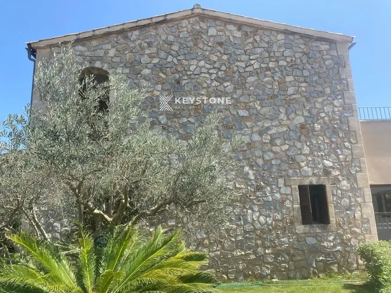 Discover this magnificent stone house of 150 m² distributed over two floors, located in the picturesque village of Son Servera, Mallorca. The pr — photo 7