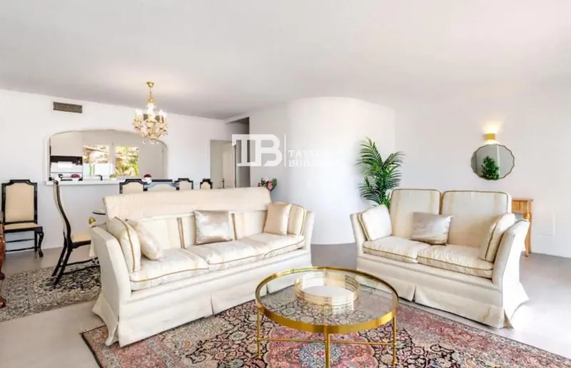 Taylor Building Real Estate presents this fantastic terraced house in Genova offering a quiet and residential atmosphere, a short — photo 10