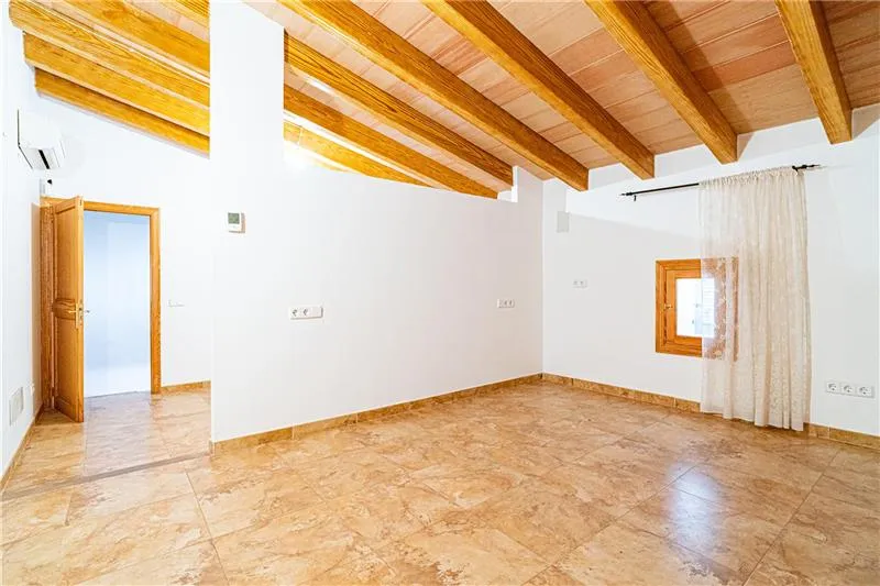 Traditional Mallorcan house for renovation on a plot of approx. 200 m², — photo 7