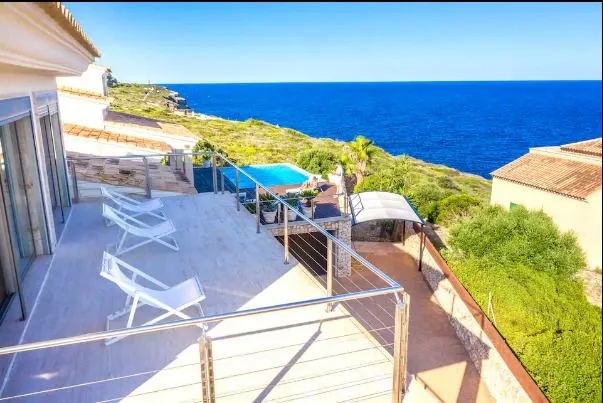 Exclusive Frontline Luxury Villa with ETV License, Pool and Stunning Sea Views in Cala Magrana, Mallorca — photo 1