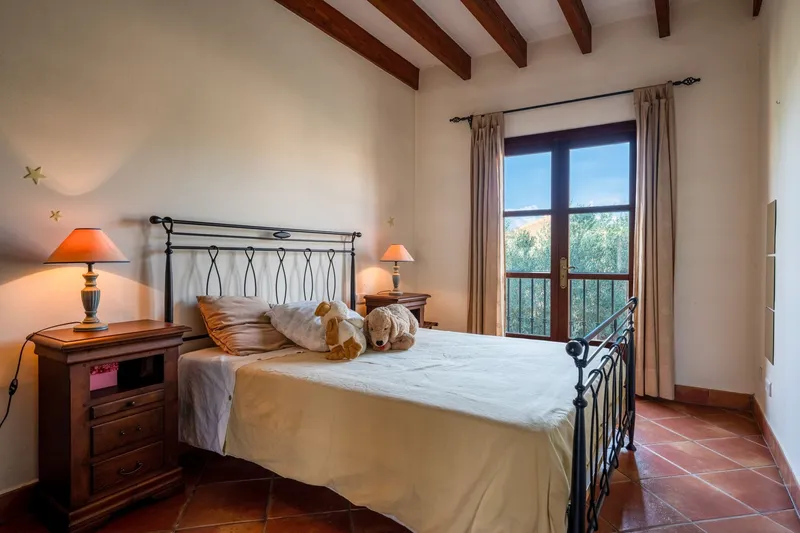 Charming Mallorcan townhouse with patio and garden in Campos — photo 11