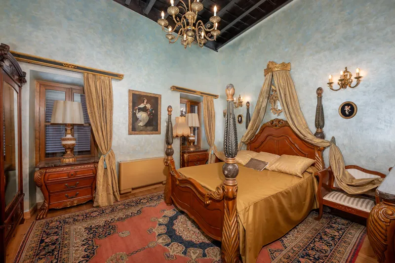 Majestic 12th century palace in the heart of Palma — photo 9