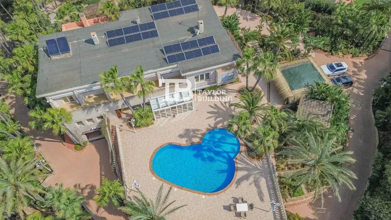 Taylor Building Real Estate presents this exclusive Mediterranean-style villa located in the prestigious area of Peguera, in Calvià, a d — photo 10