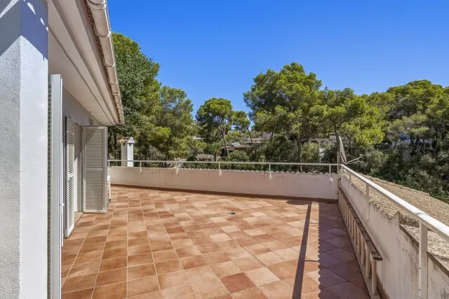 Large detached house with garden for sale in Portals Nous, southwest Mallorca — photo 10